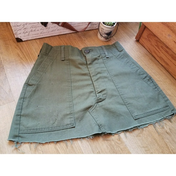 Urban Outfitters Distressed Army/Cargo Skirt - Picture 2 of 8